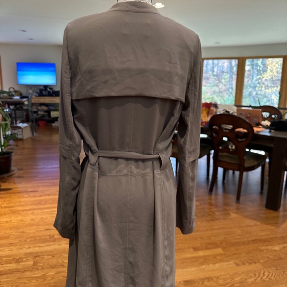 Aritzia Babaton Quincy Lightweight Trenchcoat - Picture 3 of 6